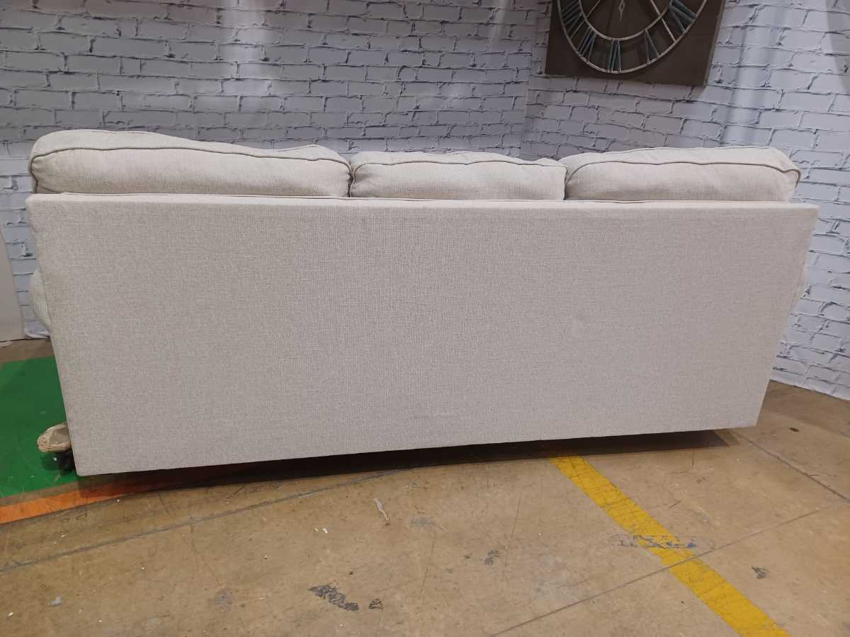 Belcaro Place-Exclusive Sofa - Gallery Image 8
